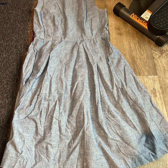 LL BEAN Signature Chambray Dress size 8 - Picture 3 of 9